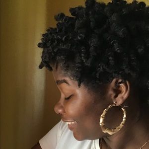 Meet your Posher, Deandra